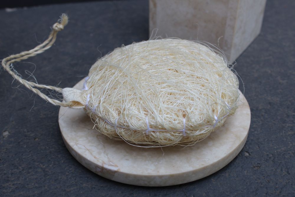 Round soap dish